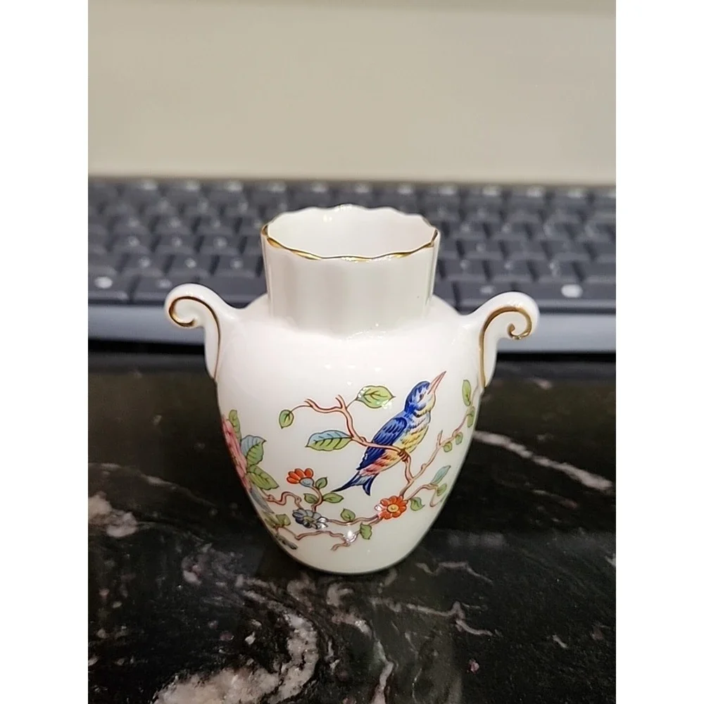 Beatrice Vase Pembroke (Gold Trim) by AYNSLEY, JOHN